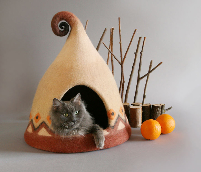 домики для кошек из фетра от Юлии Костас
