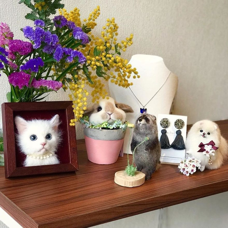 портреты кошек из фетра от художницы Wakuneco